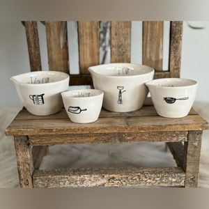 Rae Dunn ICON measuring cups